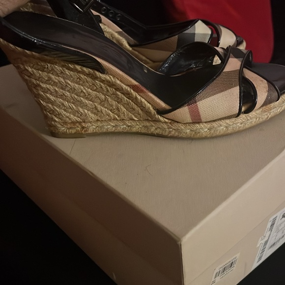 Burberry wedge sandals - Picture 4 of 5
